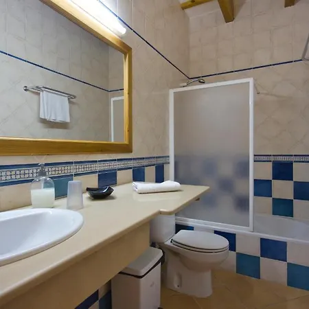 Agroturismo Biniatram Kır Evi *