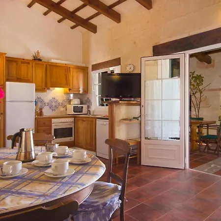 Agroturismo Biniatram Kır Evi