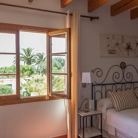 Agroturismo Biniatram Kır Evi *